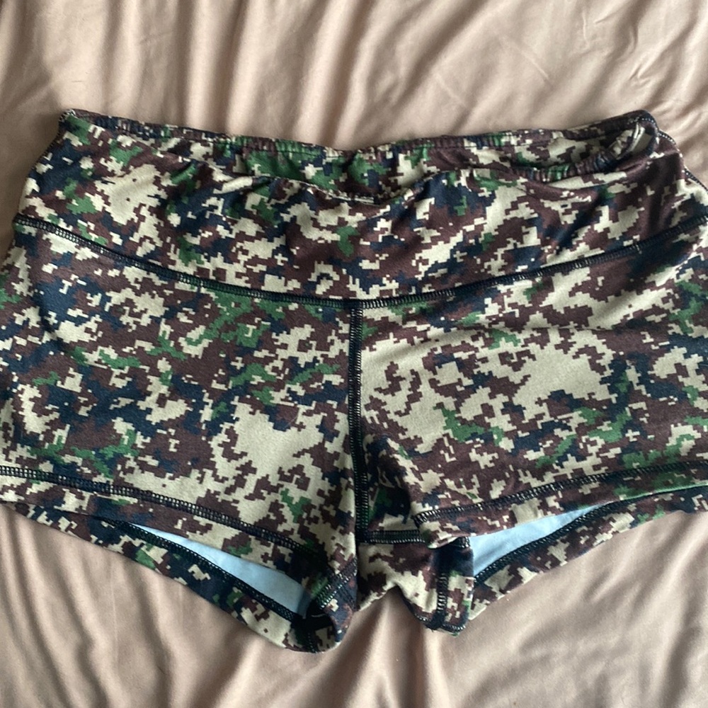 Fleo Shorts. Too SM for me